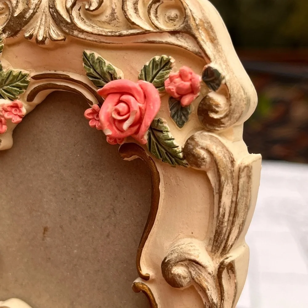 Vintage 3 D folding  Victorian style with roses pictures frame